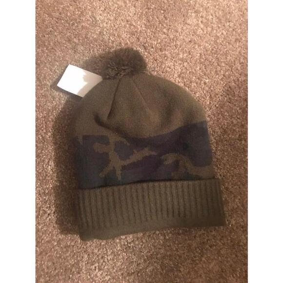 Nike Sportswear Camo Pom Beanie - Picture 5 of 7